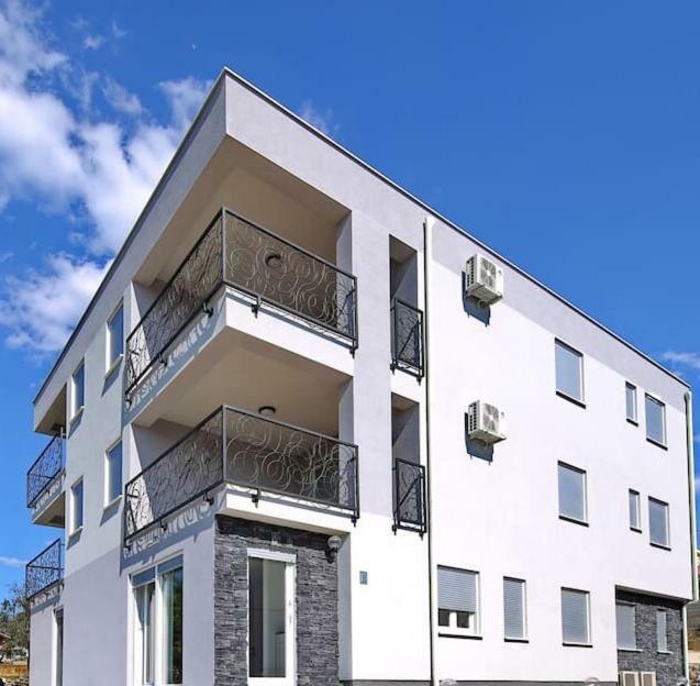 Oleandra Apartments Драге Екстериор снимка