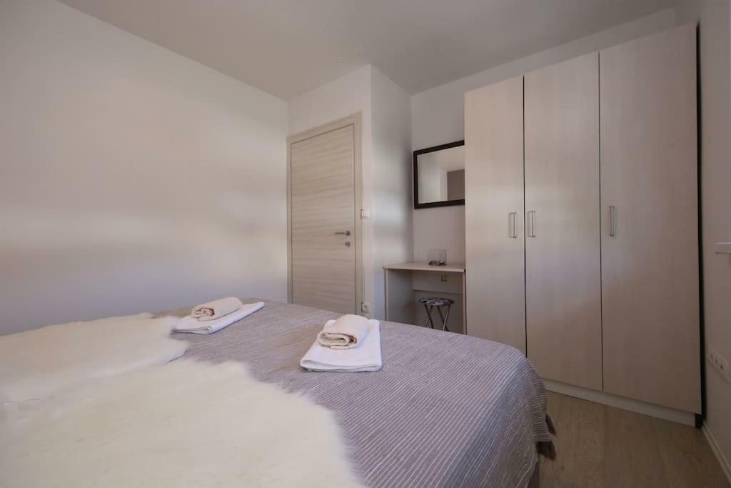 Oleandra Apartments Драге Екстериор снимка