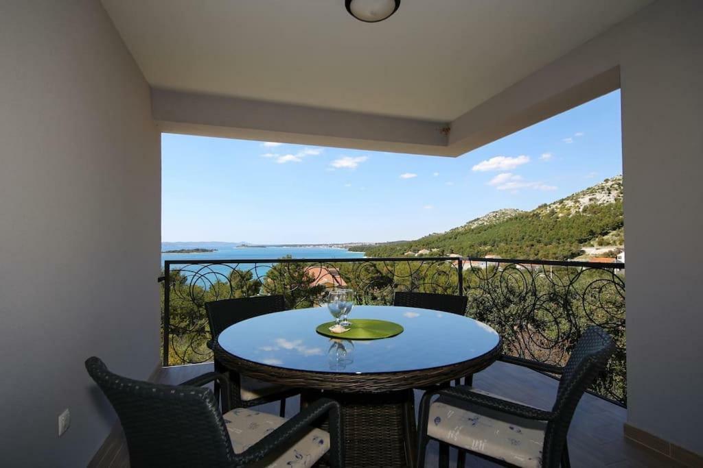 Oleandra Apartments Драге Екстериор снимка